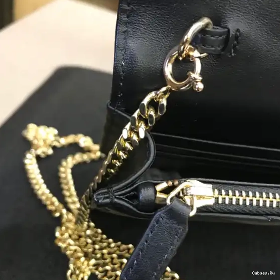 MATELASSÉ CHAIN WALLET CASSANDRE YSL 0629